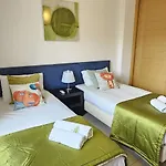아파트 Vitismar Ii Com Piscina, Jardim E Garagem 기아