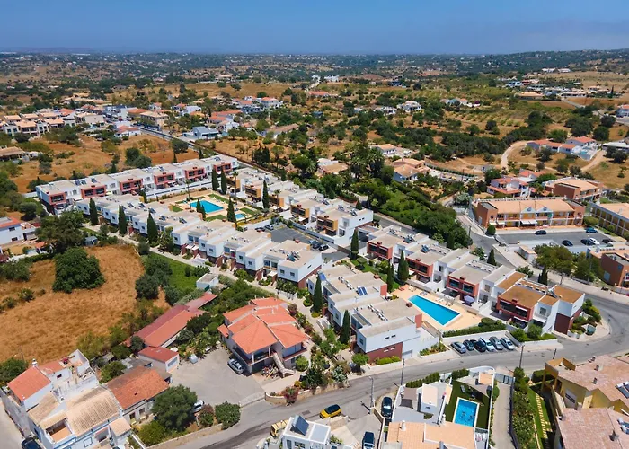 Appartamento Vitismar Ii Com Piscina, Jardim E Garagem